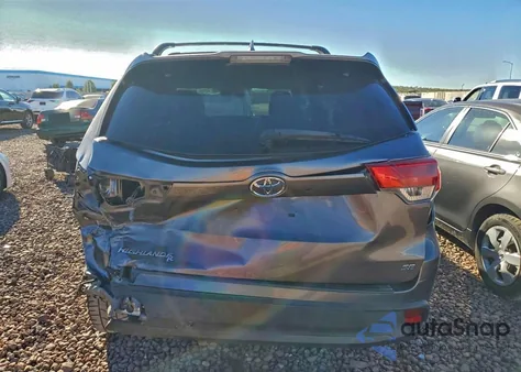2018 Toyota Highlander Se z USA, uszkodzony, nr VIN 5TDKZRFH6JS534067
